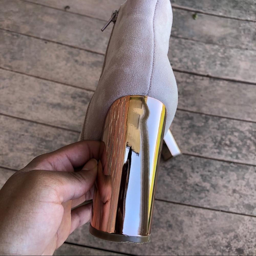 Light Pink Charlotte Russe Ankle Boots W/Gold Reflective Heels! (Size 9) - Picture 3 of 5